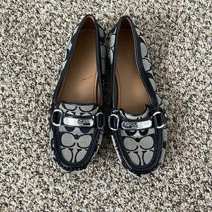 women’s black and gray coach flats